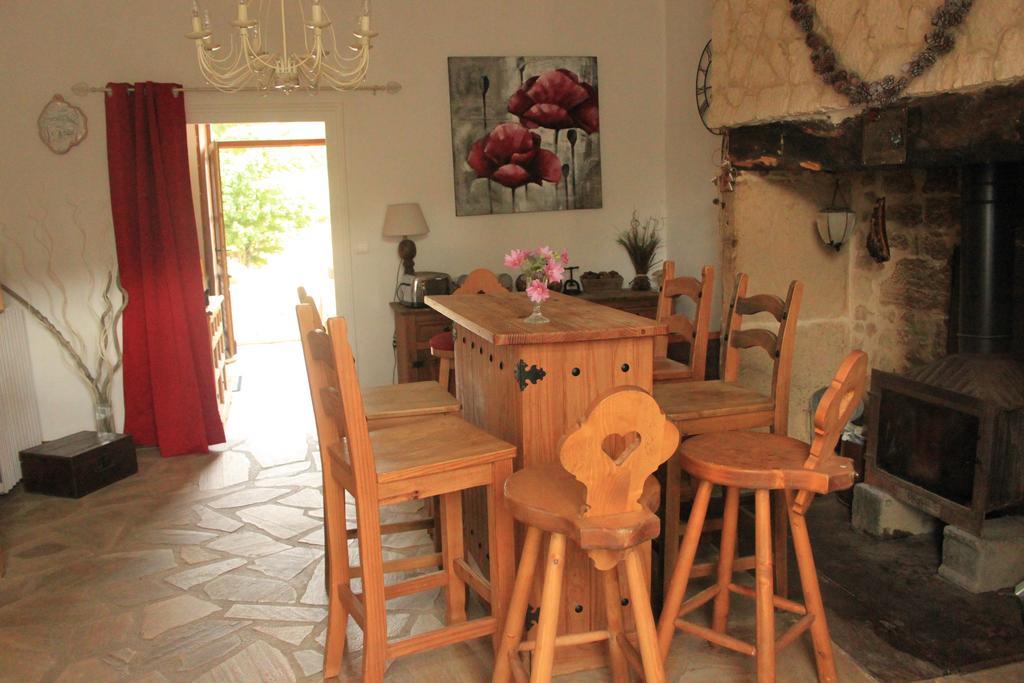 La Maison Du Bonheur Anlhiac Εξωτερικό φωτογραφία
