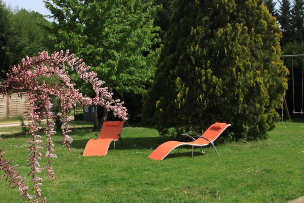 La Maison Du Bonheur Anlhiac Εξωτερικό φωτογραφία
